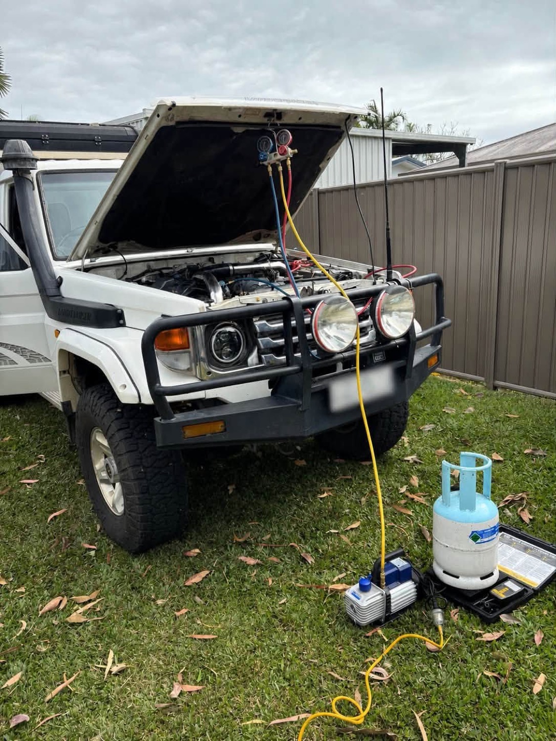 A/C equipment connected to a four-wheel drive