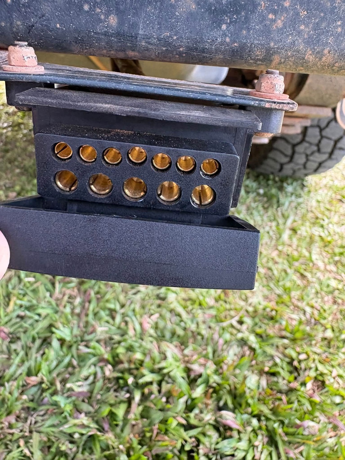 Trailer socket fitted to a vehicle